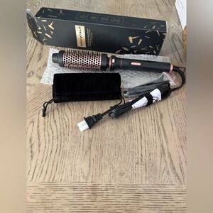 Wavytalk Heated Round Brush-NIB